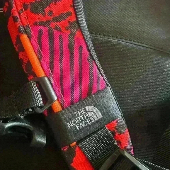 THE NORTH FACE Borealis Backpack Fiery Red Abstract Yosemite Large NWOT - Picture 6 of 9